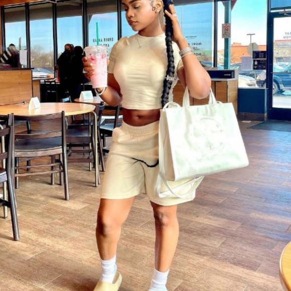 Just kicking it 2 piece set - Picture 3 of 3